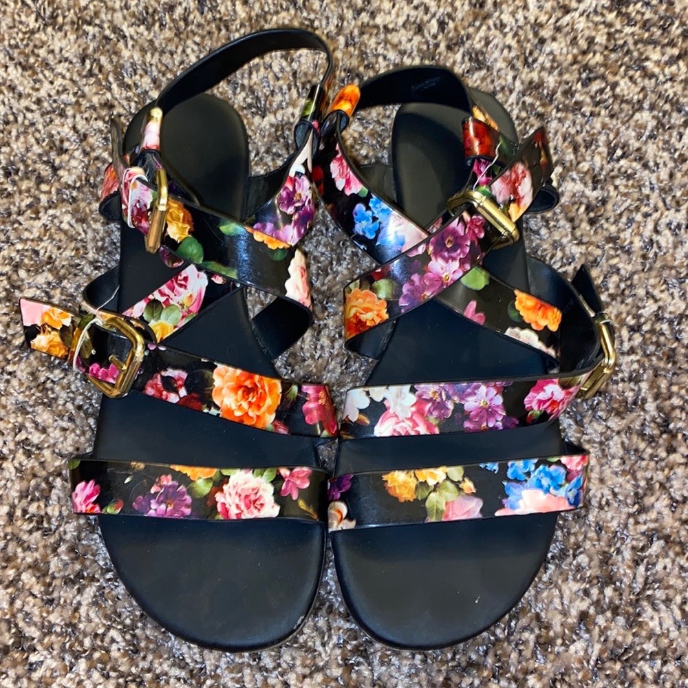 Women’s floral sandals